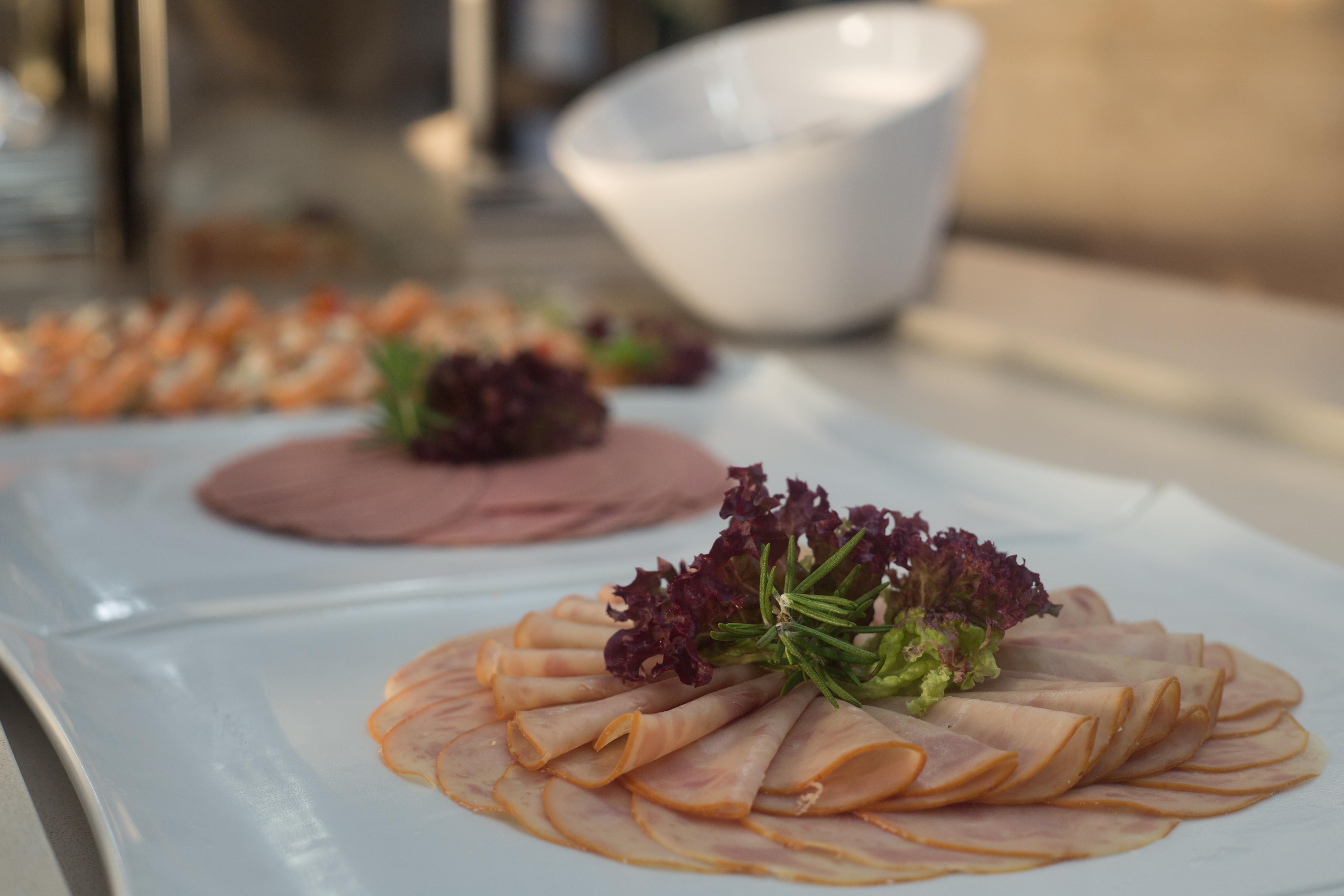 El Minzah Hotel Tanger Restaurant foto Smoked ham